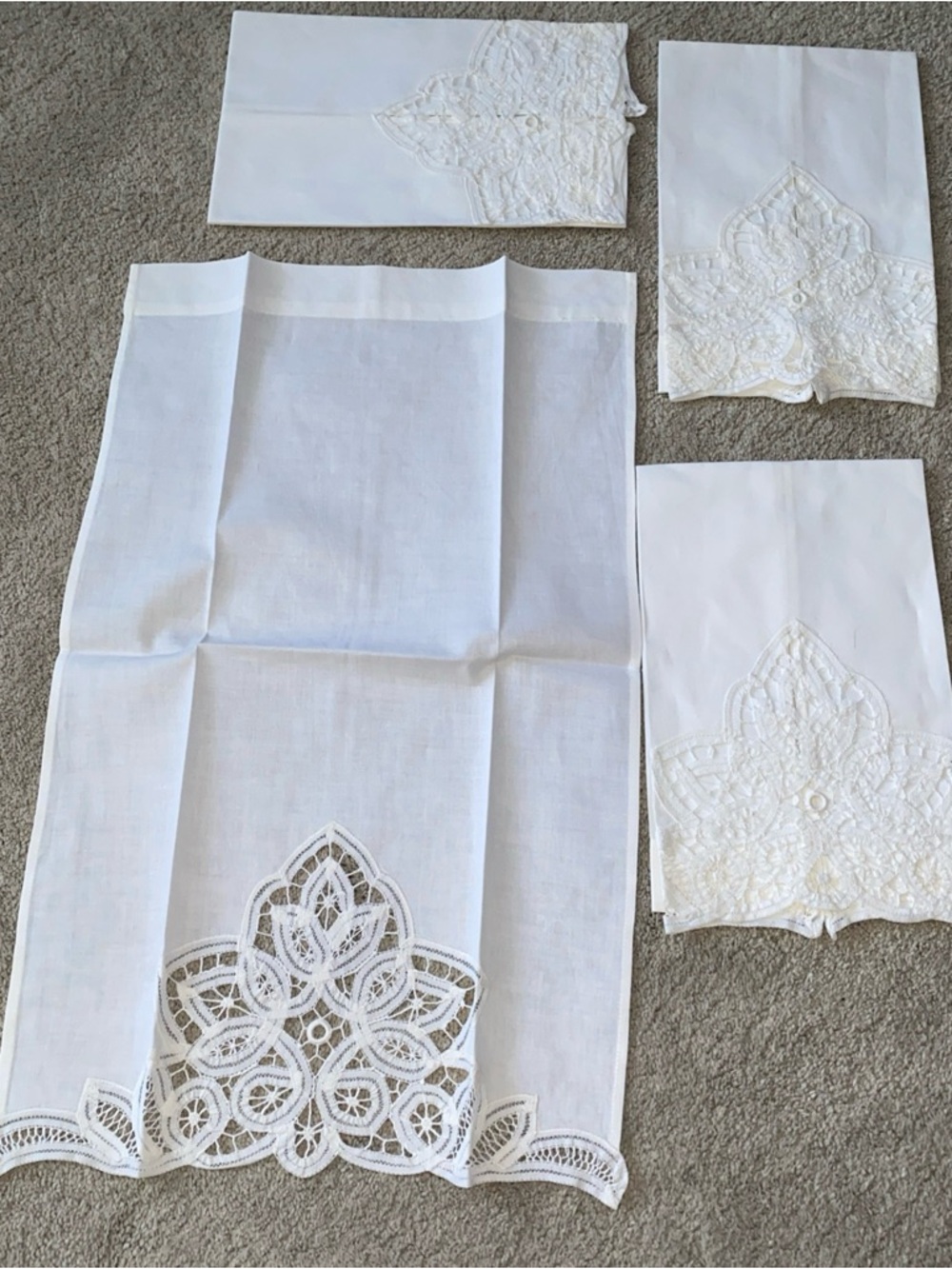Ann’s VTG  White Table Napkins Embroidery & Open Cutwork Detail Set Of 4 Cotton